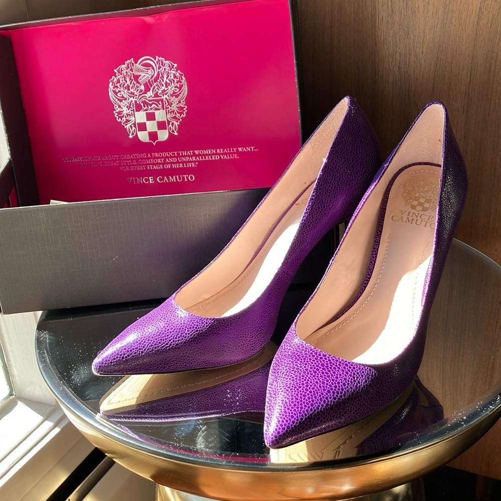 Vince Camuto solid stingray